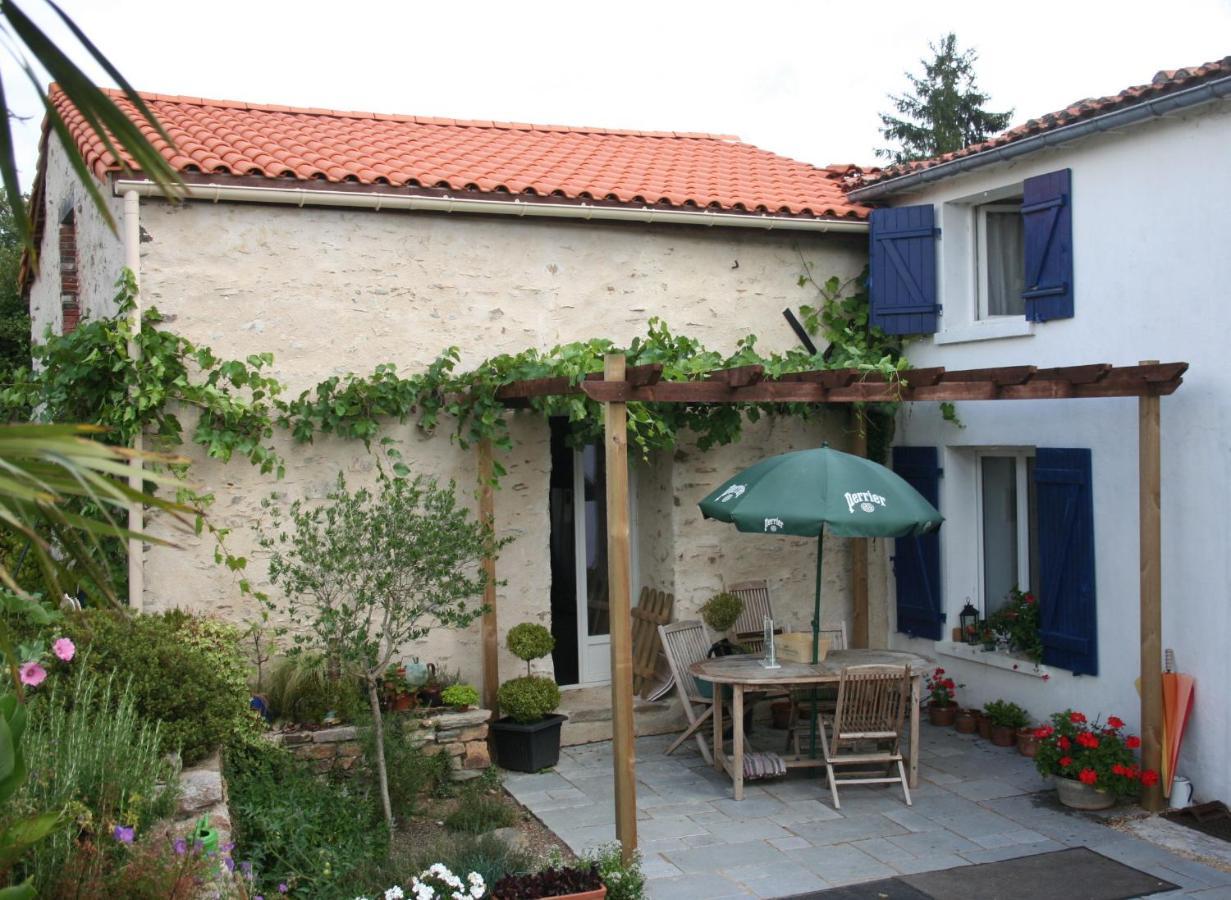 Les Cerisiere Bed and Breakfast Cheffois Exterior foto